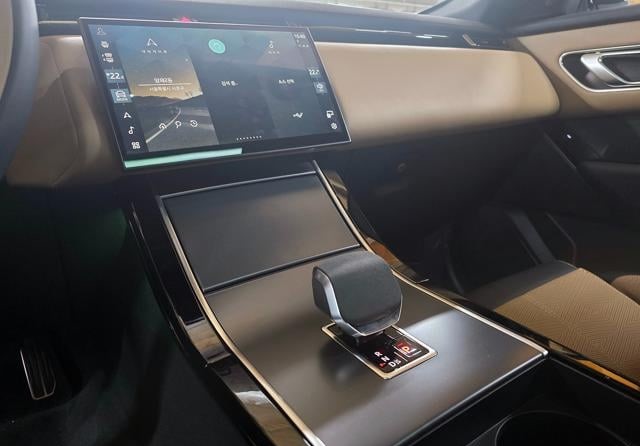 2024 LAND ROVER RANGE ROVER VELAR