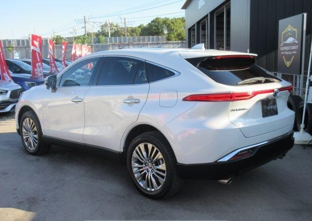 2023 TOYOTA HARRIER HYBRID