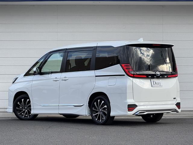 TOYOTA NOAH 2025