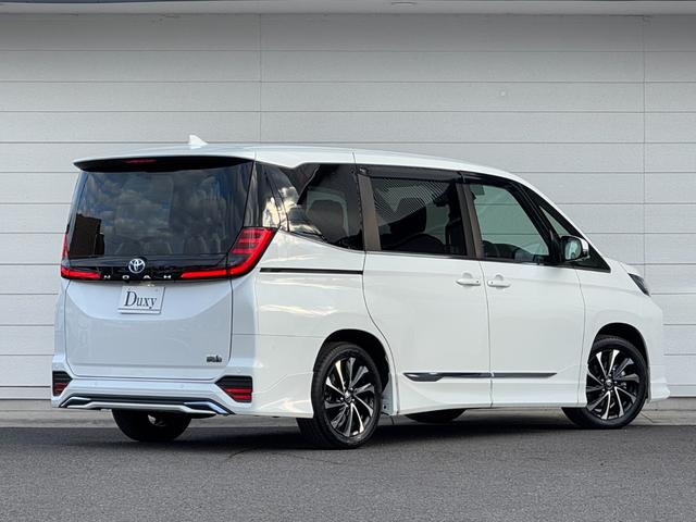 TOYOTA NOAH 2025