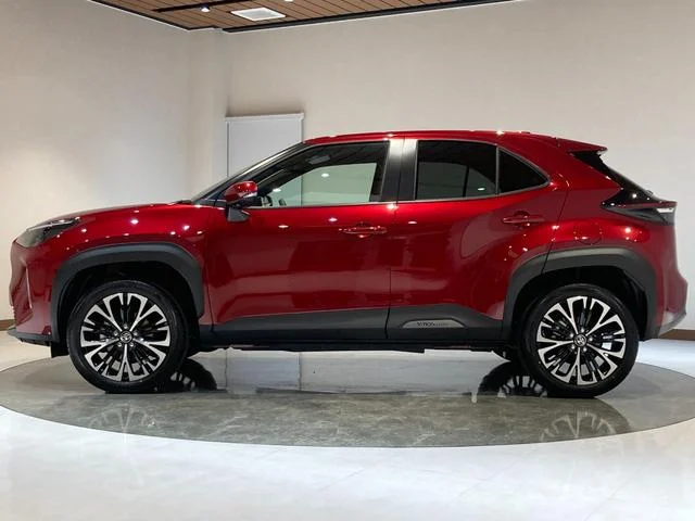 2025 TOYOTA YARIS CROSS