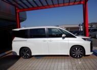 TOYOTA NOAH 2024
