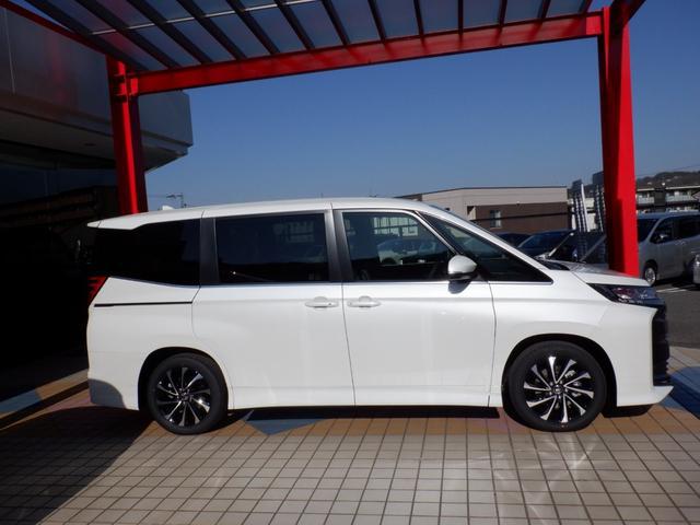 TOYOTA NOAH 2024