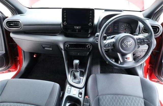 TOYOTA GR YARIS RS 2021