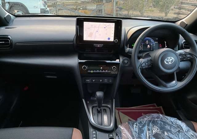 2025 TOYOTA YARIS CROSS