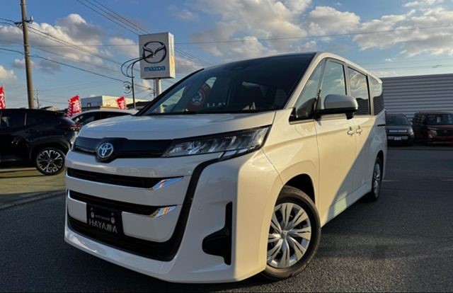 TOYOTA NOAH 2024