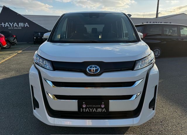 TOYOTA NOAH 2024