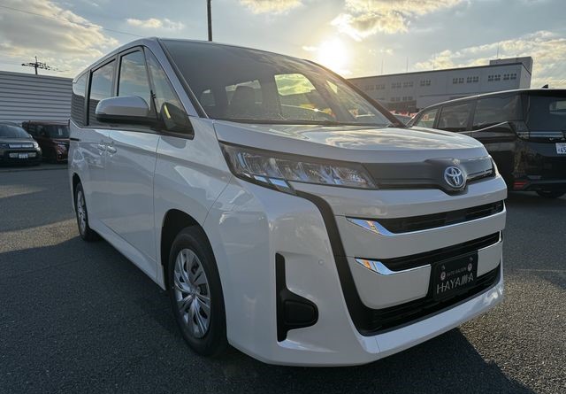 TOYOTA NOAH 2024