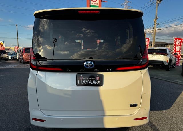TOYOTA NOAH 2024