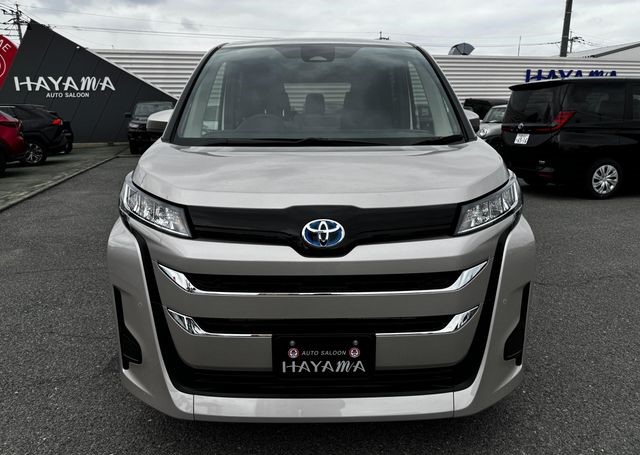 TOYOTA NOAH 2025