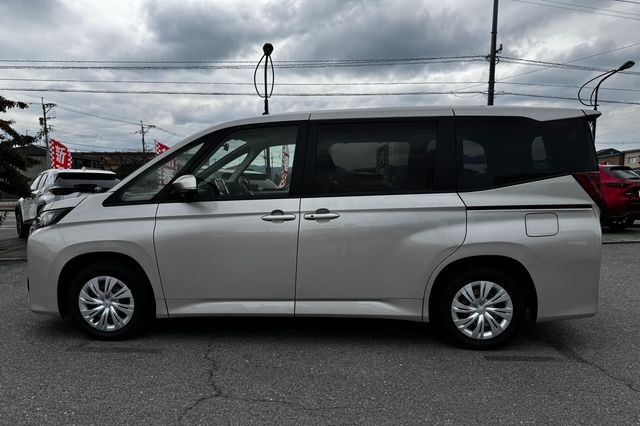 TOYOTA NOAH 2025