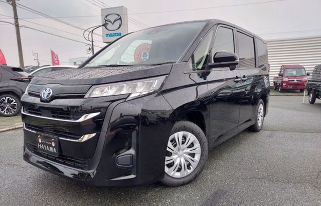 TOYOTA NOAH 2025