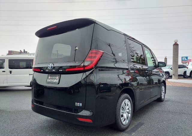 TOYOTA NOAH 2025