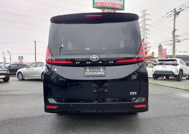 TOYOTA NOAH 2025