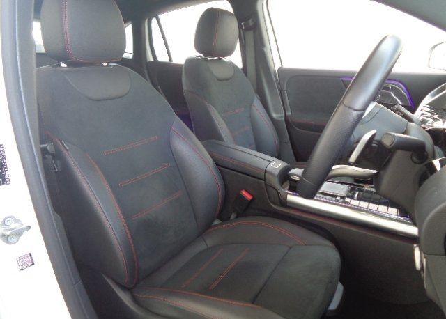 MERCEDES BENZ GLA CLASS – GLA180 AMG LINE 2021