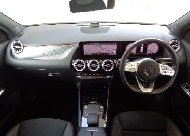 MERCEDES BENZ GLA CLASS – GLA180 AMG LINE 2021