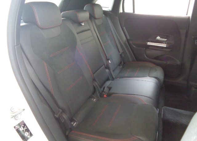 MERCEDES BENZ GLA CLASS – GLA180 AMG LINE 2021