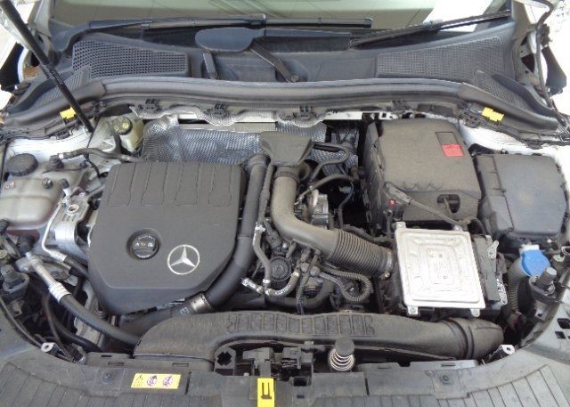 MERCEDES BENZ GLA CLASS – GLA180 AMG LINE 2021