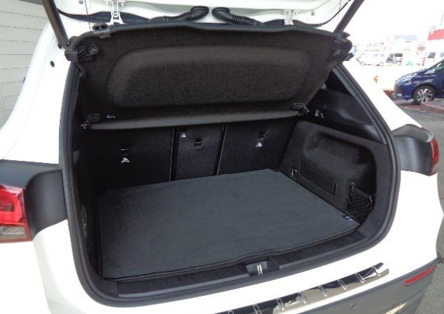 MERCEDES BENZ GLA CLASS – GLA180 AMG LINE 2021