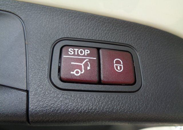 MERCEDES BENZ GLA CLASS – GLA180 AMG LINE 2021