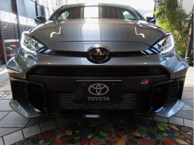 TOYOTA YARIS 2024