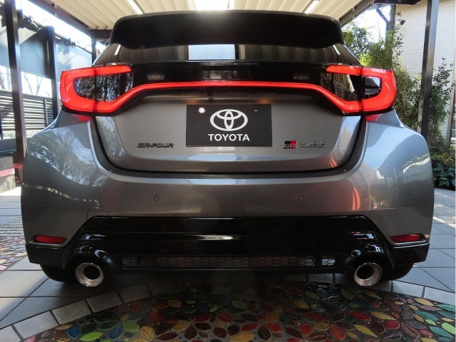 TOYOTA YARIS 2024