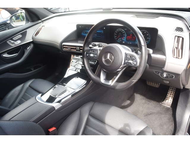 MERCEDES BENZ EQA 2022