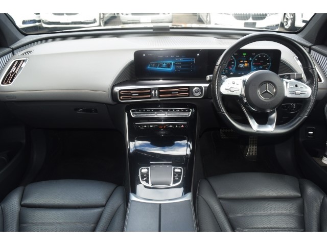 MERCEDES BENZ EQA 2022