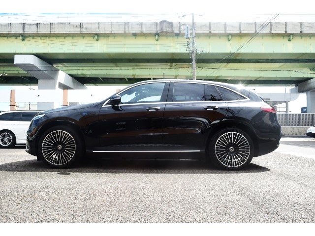 MERCEDES BENZ EQA 2022