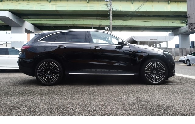 MERCEDES BENZ EQA 2022