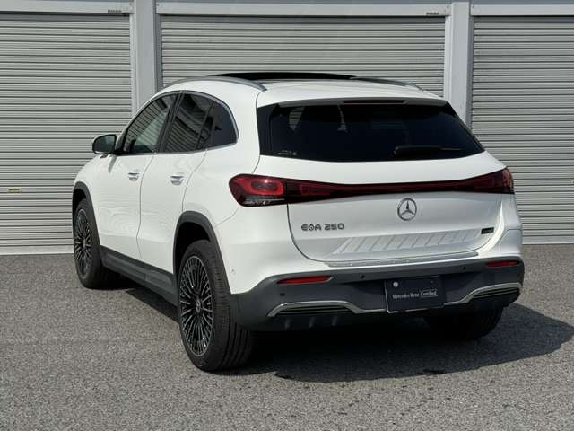 MERCEDES BENZ EQA 2021