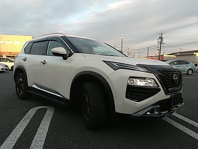 NISSAN X-TRAIL 2023