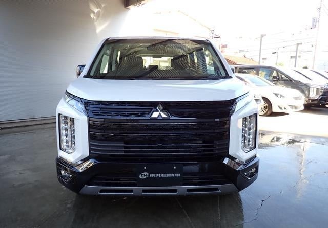2025 MITSUBISHI DELICA D5