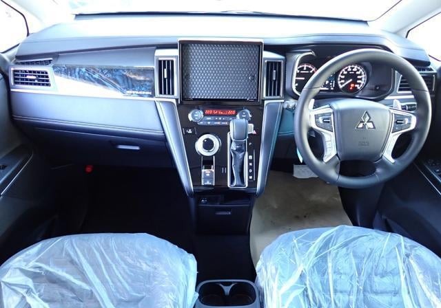 2025 MITSUBISHI DELICA D5