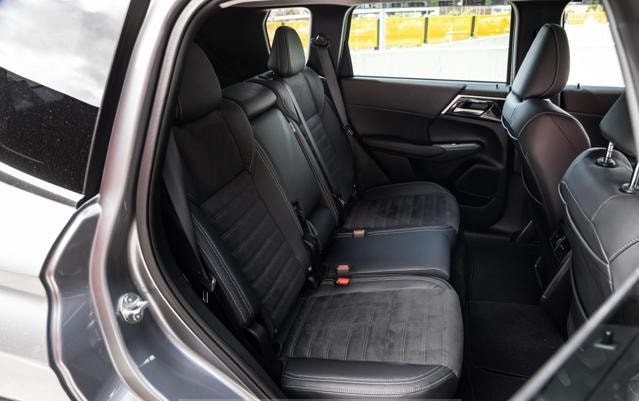 2025 MITSUBISHI OUTLANDER