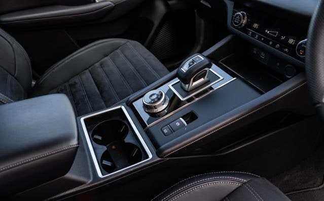 2025 MITSUBISHI OUTLANDER