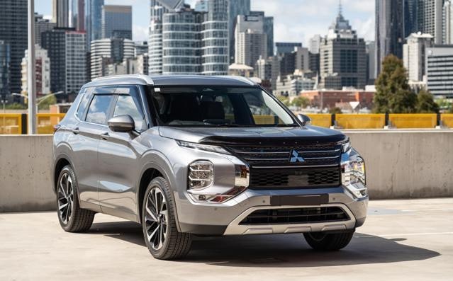 2025 MITSUBISHI OUTLANDER