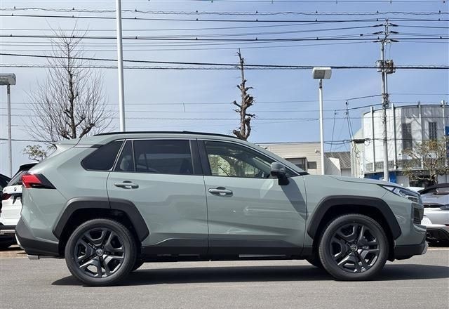 TOYOTA RAV4 2024