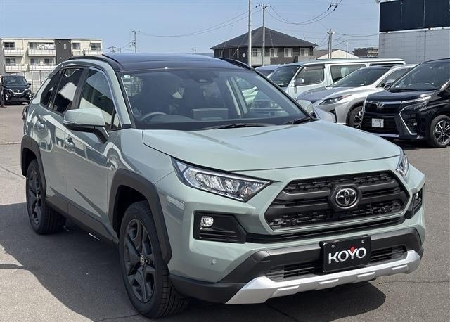 TOYOTA RAV4 2024