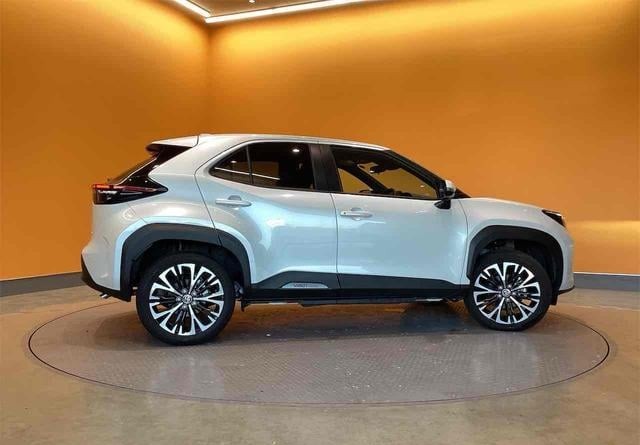 2024 TOYOTA YARIS CROSS