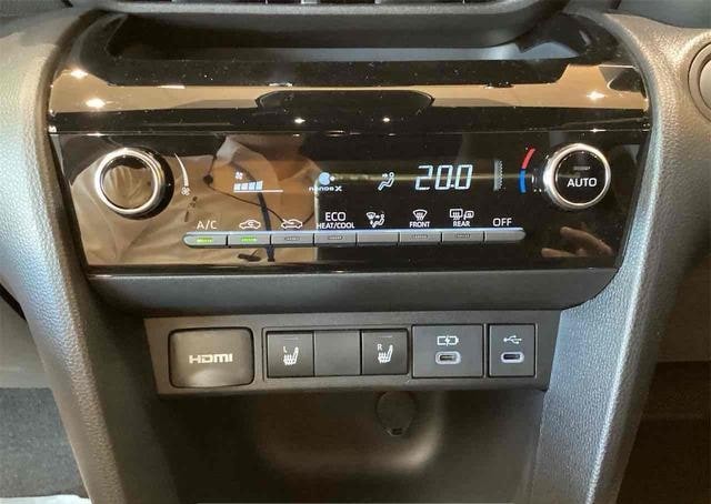 2024 TOYOTA YARIS CROSS