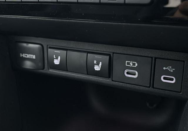 2025 TOYOTA YARIS CROSS