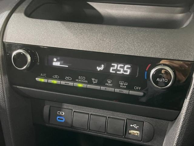 2024 TOYOTA YARIS CROSS