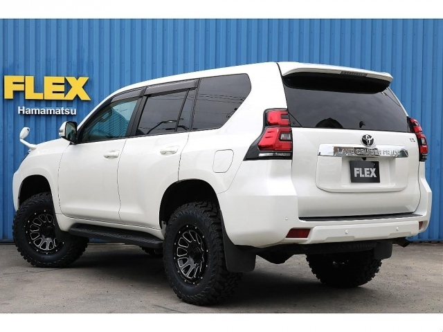 2022 TOYOTA LAND CRUISER PRADO