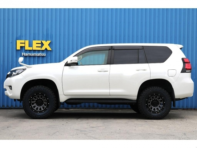 2022 TOYOTA LAND CRUISER PRADO