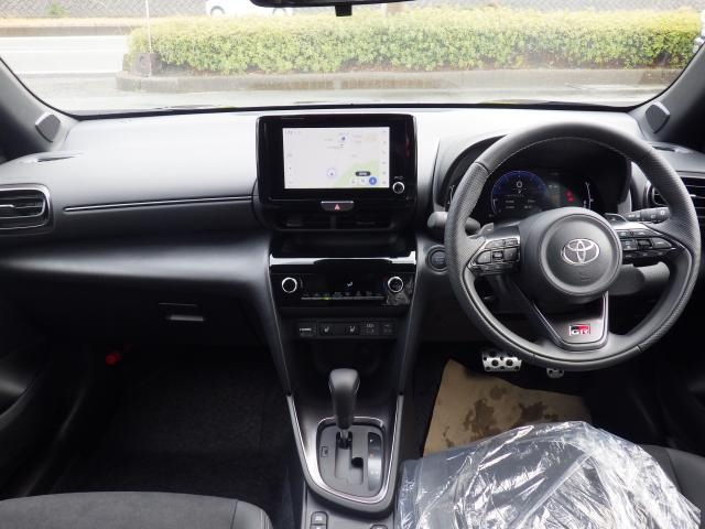 TOYOTA YARIS CROSS GR Sports 2025