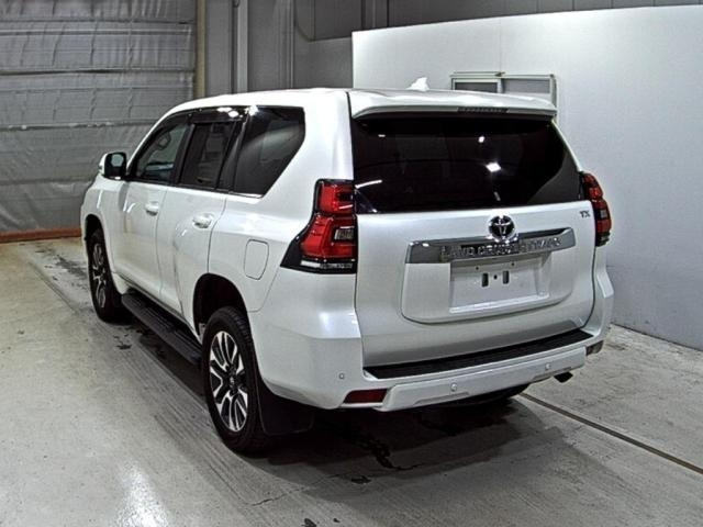 2023 TOYOTA LAND CRUISER PRADO
