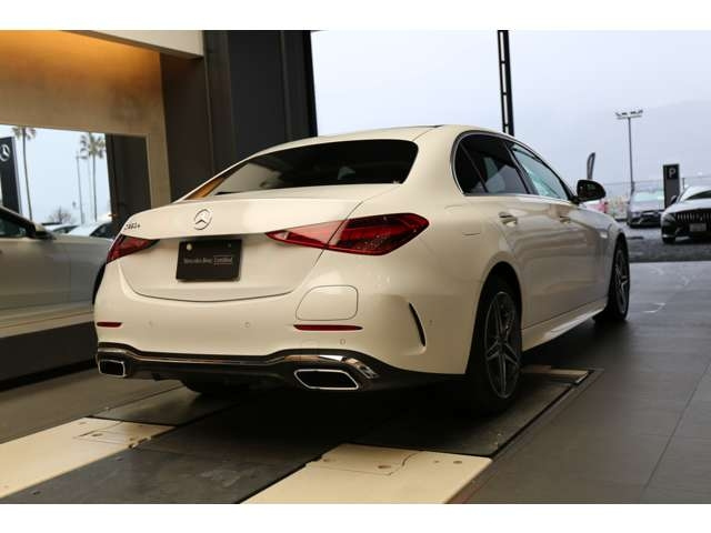 MERCEDES BENZ C CLASS 2024