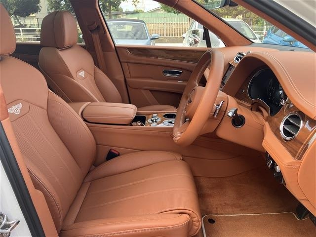 BENTLEY BENTAYGA 2022