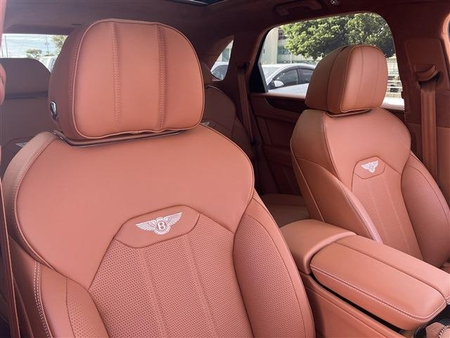 BENTLEY BENTAYGA 2022